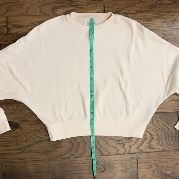 J. Crew Women’s Vintage Fleece Batwing Sweatshirt Natural - Picture 4 of 16